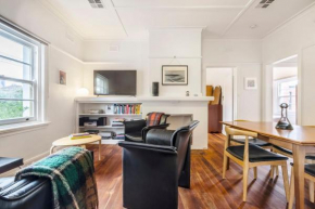 Central Flair - Cultural Vibrancy & Historical Charm, Melbourne